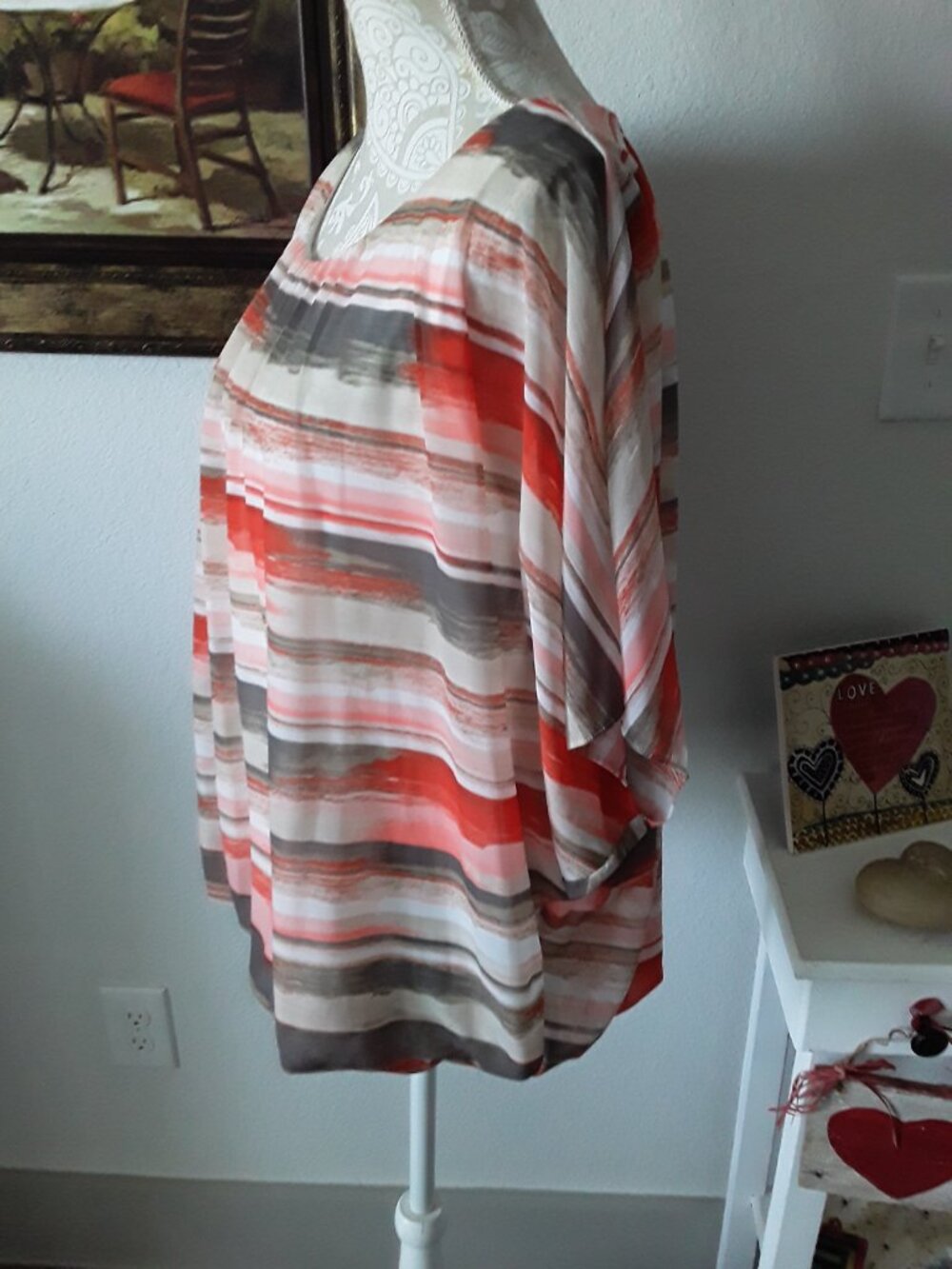 Alfani bubble hem batwing pink, gray, tan and red top size L